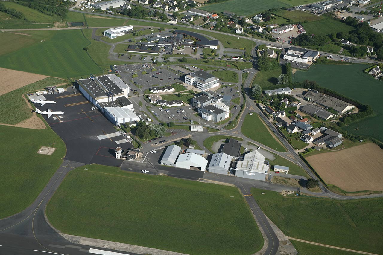 Pôle d'excellence aéronautique à l'aéroport de Morlaix-Ploujean